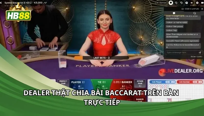 Dealer thật chia bài baccarat trên bàn trực tiếp